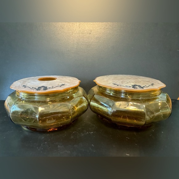 Vintage Vanity Table Amber Glass Jars with Lucite Lids approx. 5" wide 2" tall - Picture 2 of 13